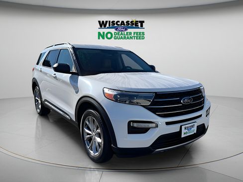 Used 2023 Ford Explorer XLT w/ Equipment Group 202A AWD/4WD image 24