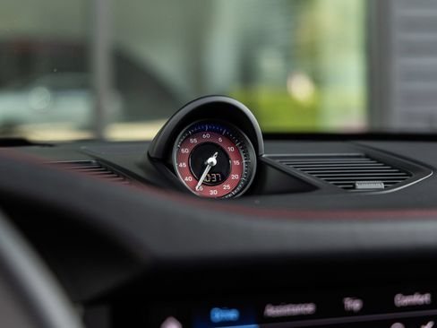 Certified 2026 Porsche 911 Carrera GTS RWD image 33