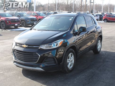Used 2019 Chevrolet Trax LT w/ LT Convenience Package image 8