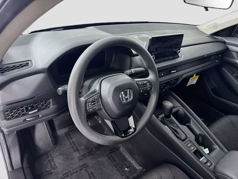 Used 2025 Honda Accord SE image 9