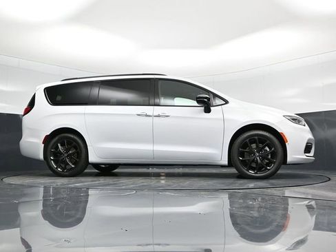 New 2026 Chrysler Pacifica Select w/ S Appearance Package image 58