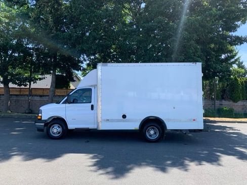 Used 2024 Chevrolet Express 3500 w/ Power Convenience Package RWD image 2