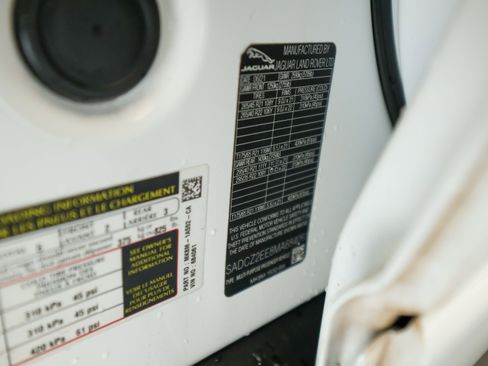 Used 2021 Jaguar F-PACE SVR image 58