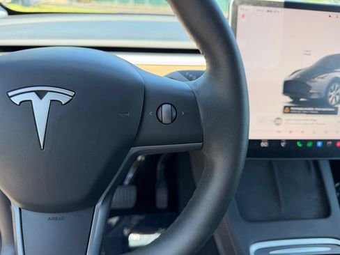 Used 2023 Tesla Model Y Long Range AWD/4WD image 19