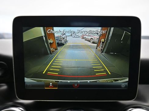 Used 2018 Mercedes-Benz GLA 250 4MATIC image 19