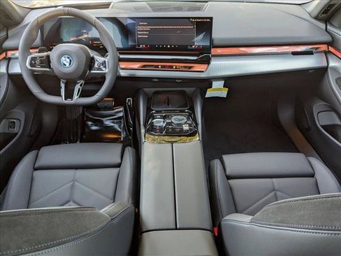 Used 2026 BMW i5 M60 w/ M Sport Package RWD image 15