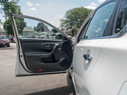 Used 2018 Nissan Altima 2.5 SL FWD image 13