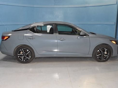 Used 2024 Nissan Sentra SV FWD image 21