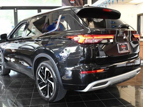 Used 2023 Mitsubishi Outlander SEL AWD/4WD image 18