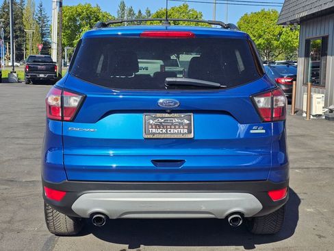 Used 2017 Ford Escape SE FWD image 4