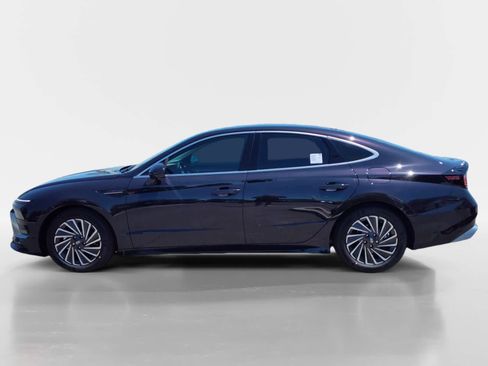 New 2025 Hyundai Sonata Limited image 2