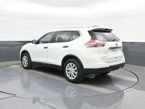 Used 2016 Nissan Rogue S w/ S Family Package FWD image 5