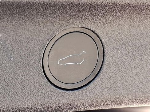 Used 2023 Tesla Model Y Long Range image 17