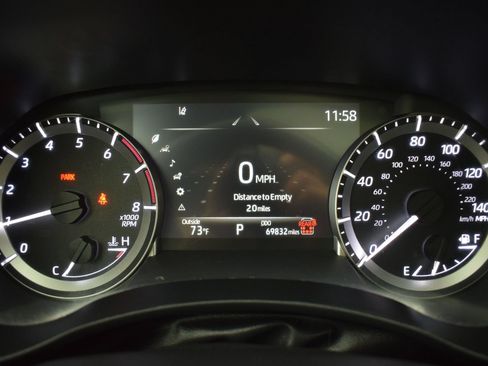 Used 2024 Toyota Highlander XLE AWD/4WD image 19