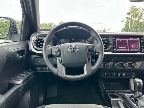 Used 2020 Toyota Tacoma TRD Sport w/ Technology Package AWD/4WD image 14