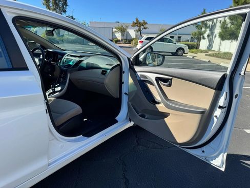 Used 2016 Hyundai Elantra SE image 21