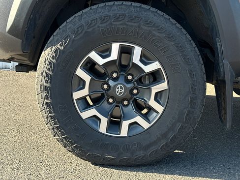 Certified 2023 Toyota Tacoma TRD Off-Road w/ TRD Premium Off Road Package AWD/4WD image 7