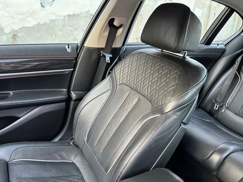 Used 2022 BMW 740i image 19