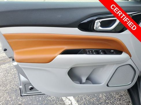 Certified 2022 Jeep Compass Limited image 9