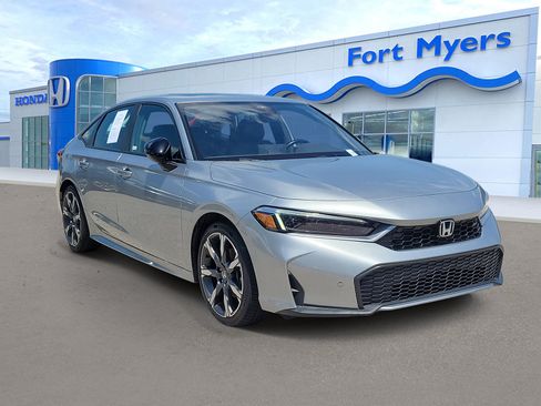 Used 2025 Honda Civic Sport image 1