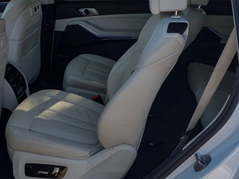 Used 2022 BMW X7 xDrive40i w/ Executive Package image 23