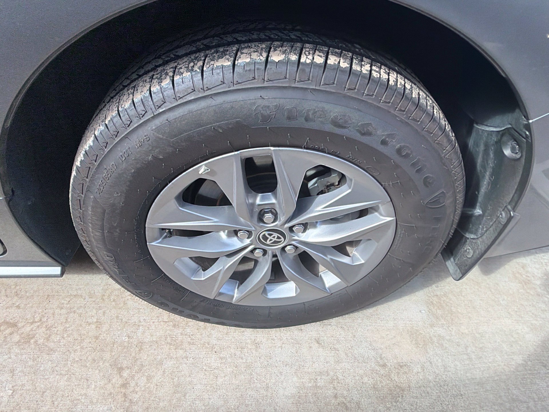 Certified 2026 Toyota Sienna XLE FWD image 11
