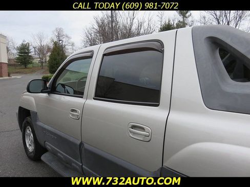 Used 2004 Chevrolet Avalanche 4x4 image 21