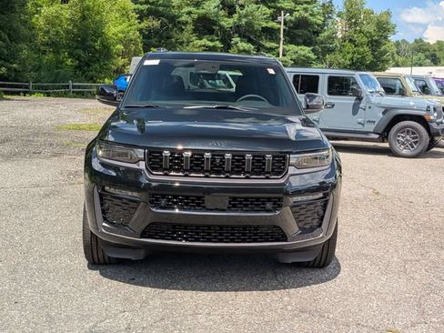 New 2026 Jeep Grand Cherokee Limited AWD/4WD image 8