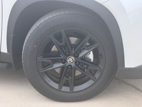 New 2026 Toyota Grand Highlander FWD image 2