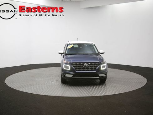 Used 2023 Hyundai Venue Limited image 89