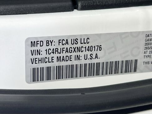 Used 2022 Jeep Grand Cherokee Laredo X image 29