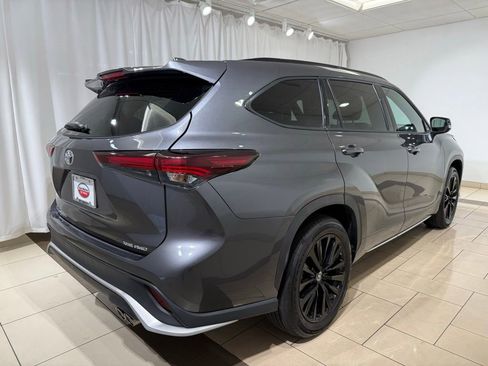 Used 2025 Toyota Highlander XSE AWD/4WD image 5