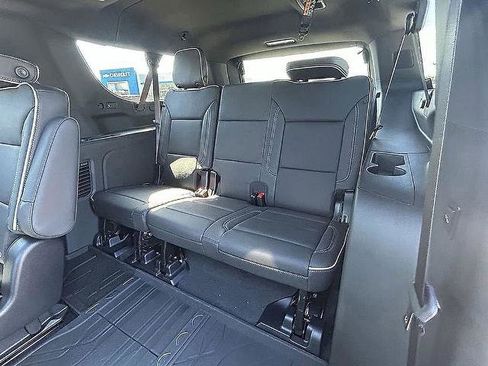 New 2025 Chevrolet Suburban Premier image 37