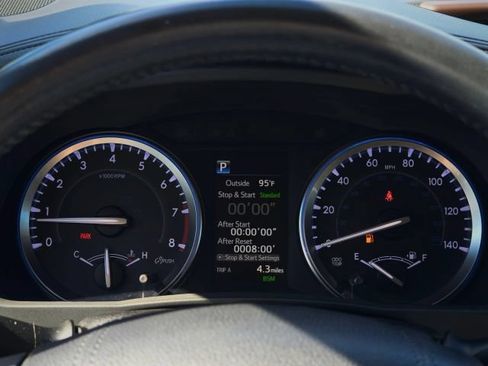Used 2017 Toyota Highlander Limited AWD/4WD image 18