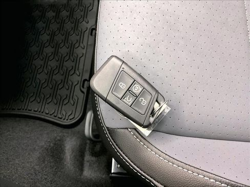 New 2026 Volkswagen Jetta SE image 31