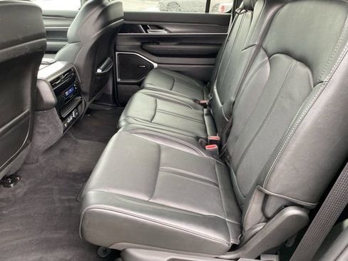 Used 2023 Jeep Wagoneer Series II w/ Premium Group I image 31