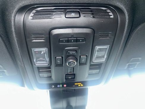 Used 2024 GMC Yukon Denali Ultimate image 31