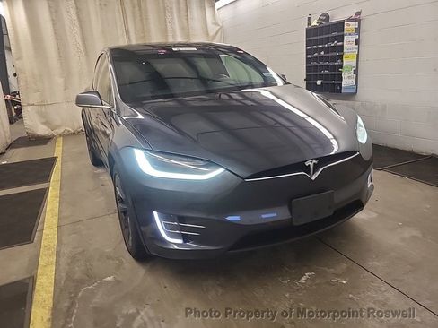 Used 2018 Tesla Model X 100D image 4