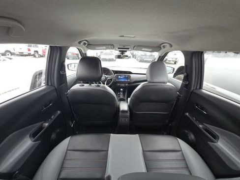 Used 2023 Nissan Kicks SR w/ SR Premium Package image 13