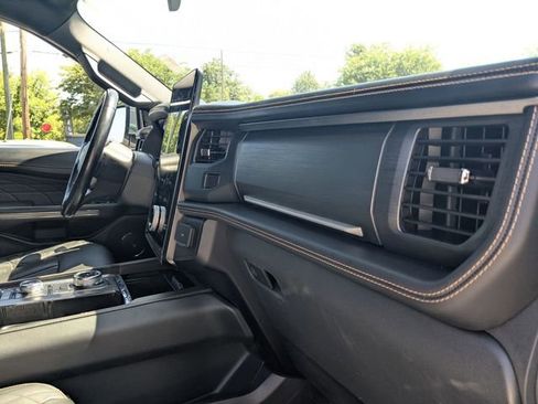 Used 2023 Ford Expedition Platinum AWD/4WD image 35