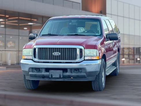 Used 2003 Ford Excursion XLT RWD image 2