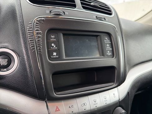 Used 2020 Dodge Journey SE w/ SE Popular Equipment Group image 15