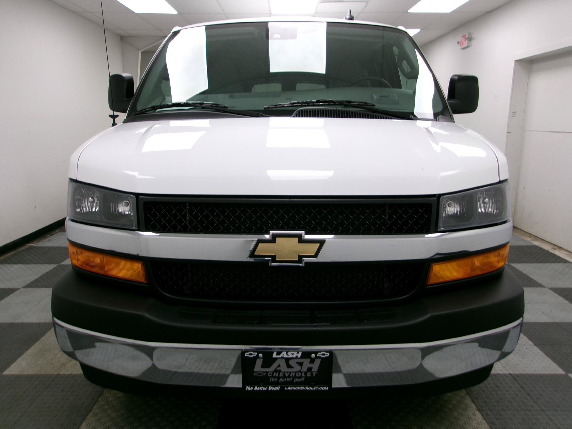 Used 2025 Chevrolet Express 3500 LT w/ LT Preferred Equipment Group RWD image 14