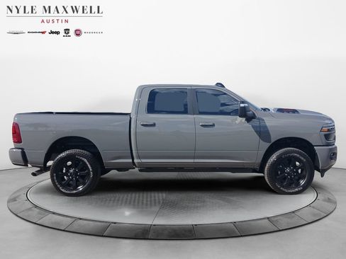 Used 2026 RAM 2500 Laramie AWD/4WD image 17