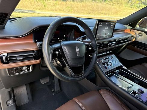 Certified 2023 Lincoln Aviator Reserve w/ Equipment Group 201A image 35