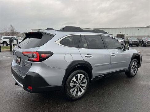 Used 2025 Subaru Outback Touring w/ Popular Package #2 image 8