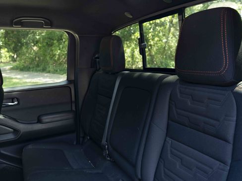Used 2023 Nissan Frontier PRO-4X w/ Pro Convenience Package AWD/4WD image 18