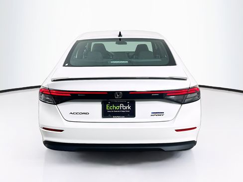 Used 2024 Honda Accord Sport image 7