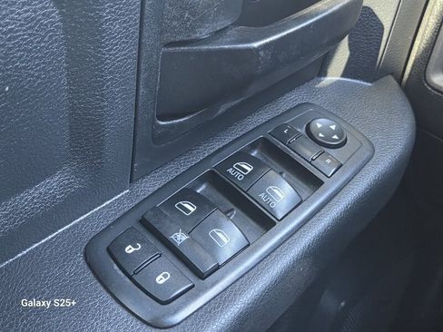Used 2016 RAM 1500 Express RWD image 31