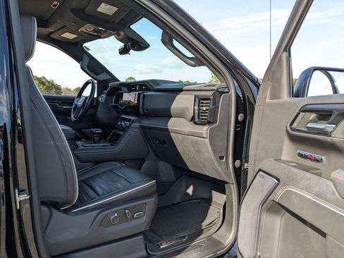 Used 2023 GMC Sierra 1500 AT4X image 43